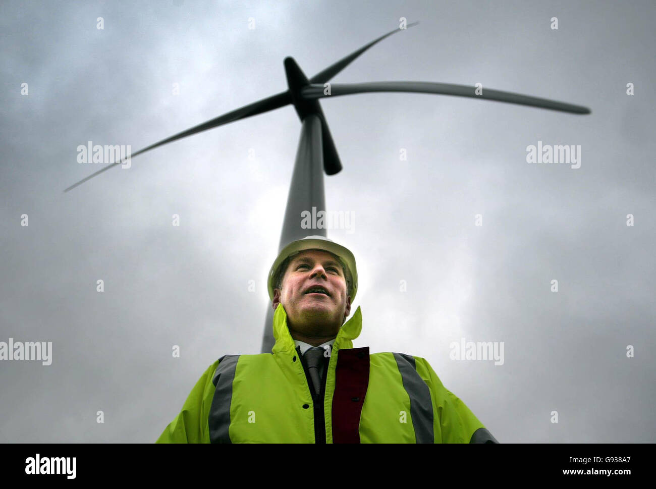 `s größte Windprojekt Großbritanniens von Scottish Power wurde am Donnerstag, dem 12. Januar 2006, im Windpark South Lanarkshire in Schottland auf dem Gelände einer alten Kohlemine von Nicol Stephen eröffnet und behauptete, dass das Projekt Schottland dabei helfen wird, ein „Kraftpaket“ für erneuerbare Energien zu werden. Siehe PA Story SCOTLAND Windfarm. DRÜCKEN SIE VERBANDSFOTO. Bildnachweis sollte lauten: David Ceskin/PA Stockfoto